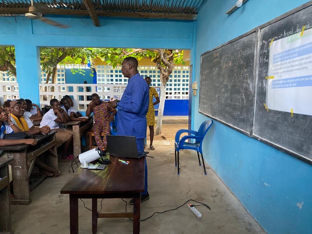 Sensibilisation sur les cancers féminins aujourd’hui avec les élèves du Lycée Technocrate.